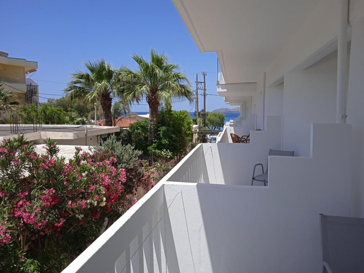 Pal Beach Palaiochora Dış mekan fotoğraf