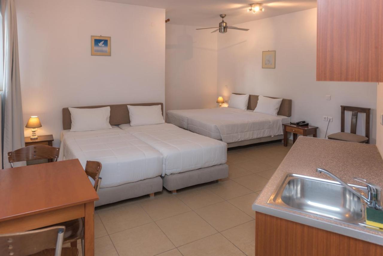 Pal Beach Palaiochora Dış mekan fotoğraf