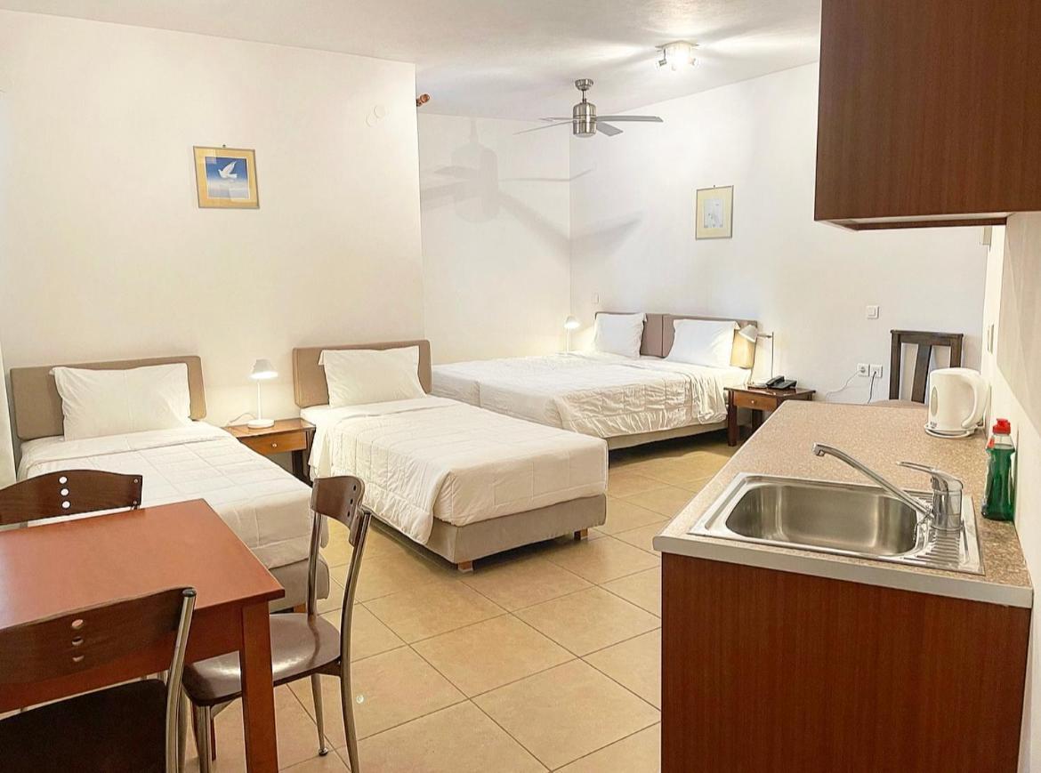 Pal Beach Palaiochora Dış mekan fotoğraf
