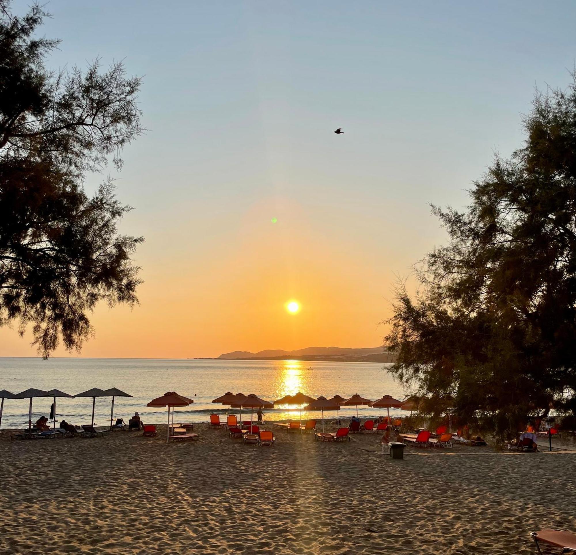 Pal Beach Palaiochora Dış mekan fotoğraf
