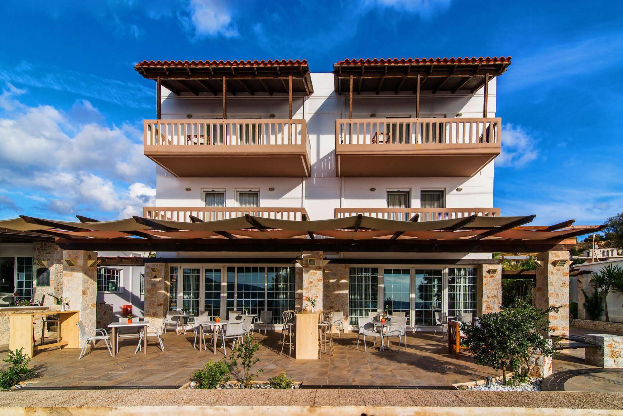Pal Beach Palaiochora Dış mekan fotoğraf